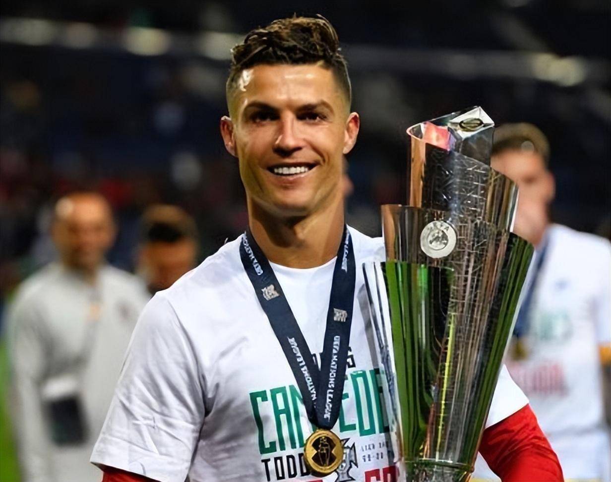 葡萄牙球员荣获欧洲联赛金球奖，实力超群的简单介绍