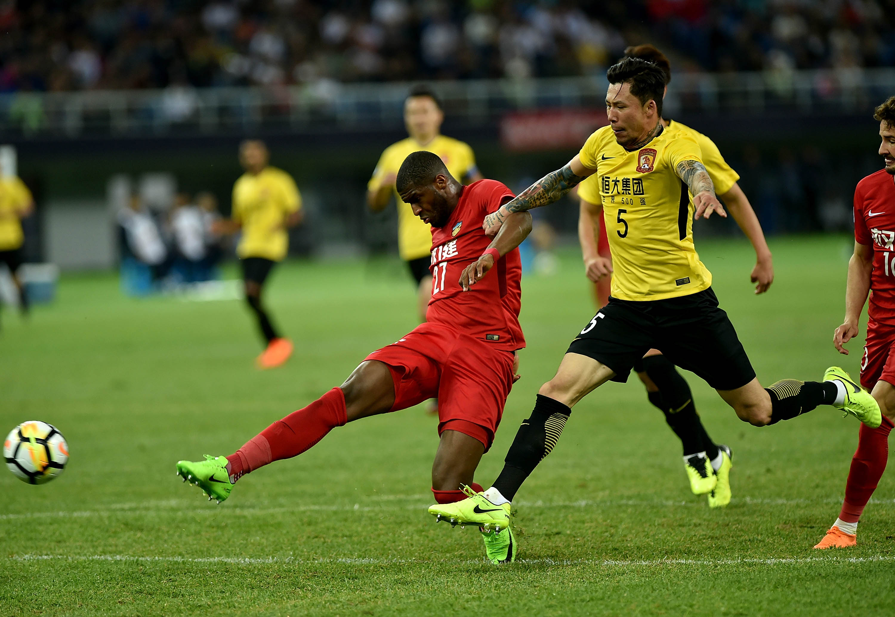 包含客场裁减人,广州恒大越战越勇的词条 包含客场裁减人,广州恒大越战越勇的词条