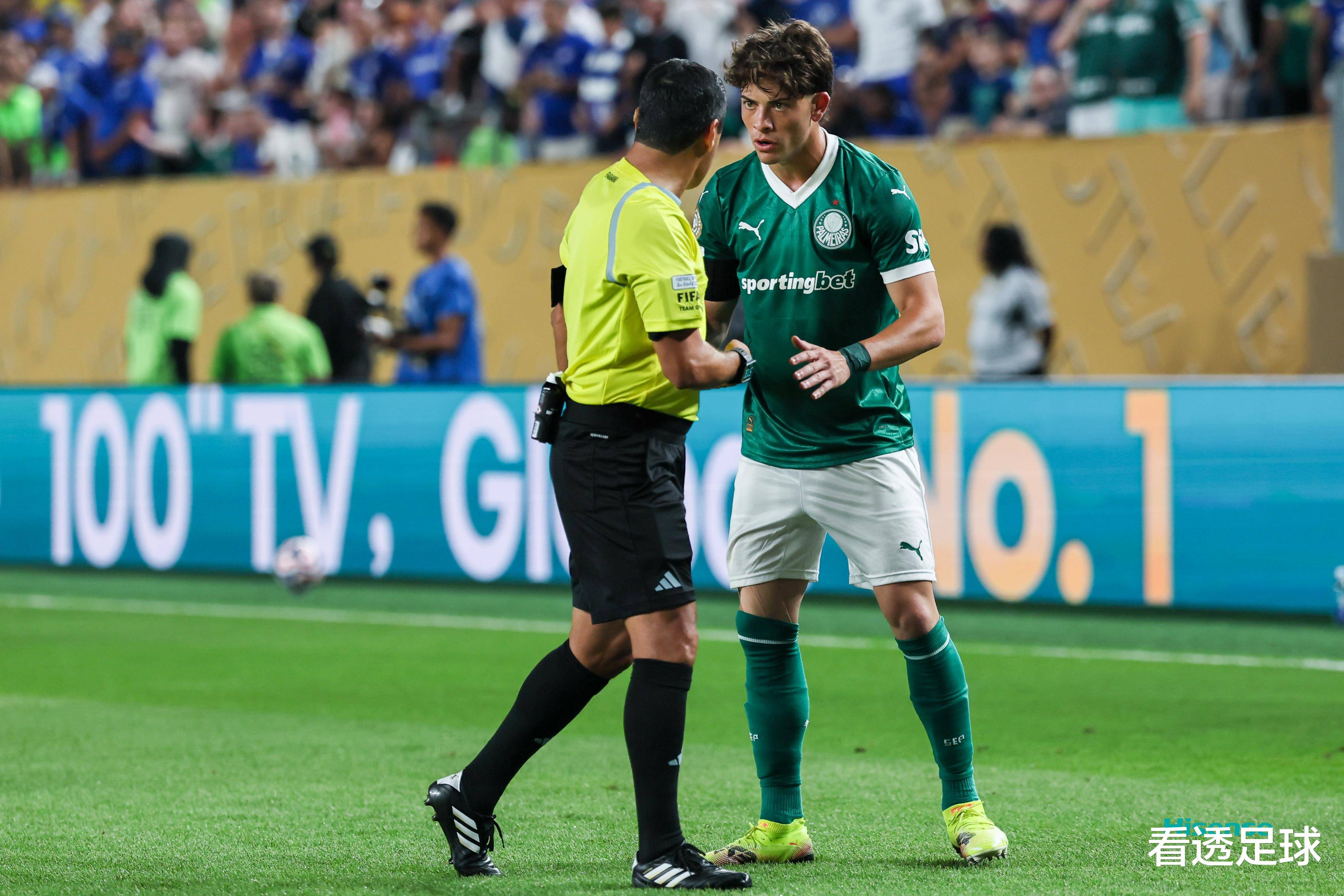 关于德国横扫切尔西,范佩西制霸全场的信息 关于德国横扫切尔西,范佩西制霸全场的信息