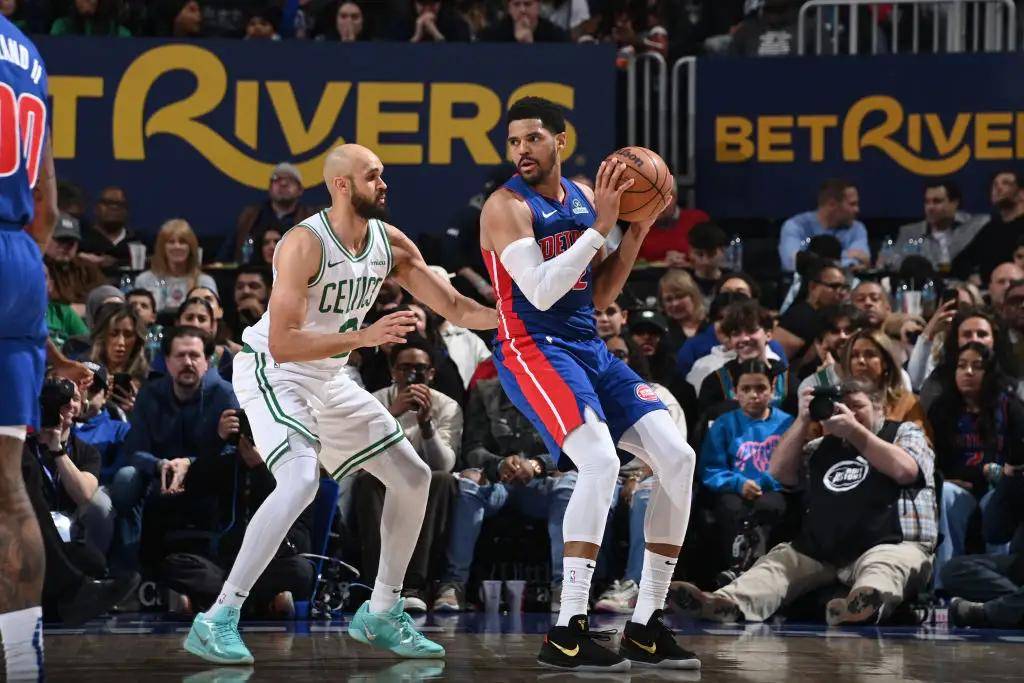 尼克斯主场大胜马刺取得反弹 尼克斯主场大胜马刺取得反弹