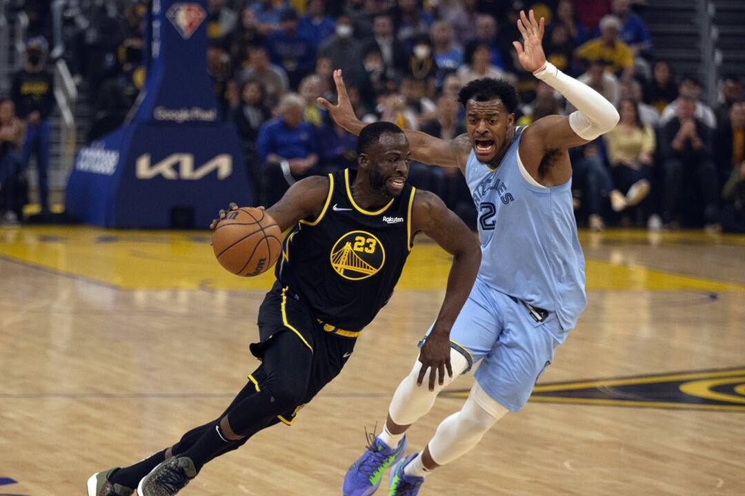 勇士逆转灰熊取胜,波波维奇23分的简单介绍 勇士逆转灰熊取胜,波波维奇23分的简单介绍