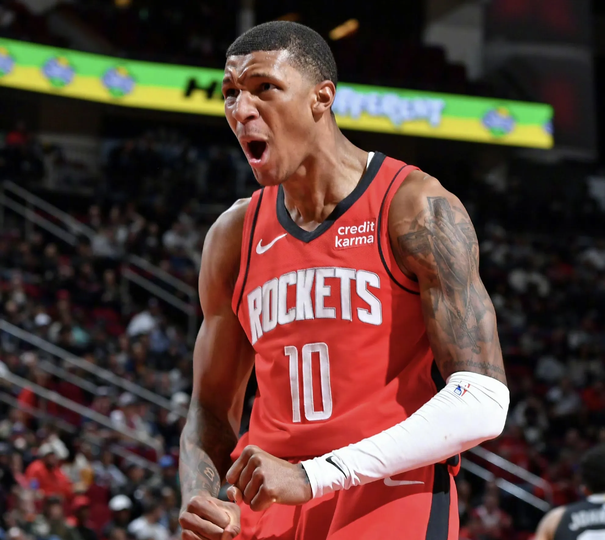 雄鹿击败老鹰保持不败 雄鹿击败老鹰保持不败