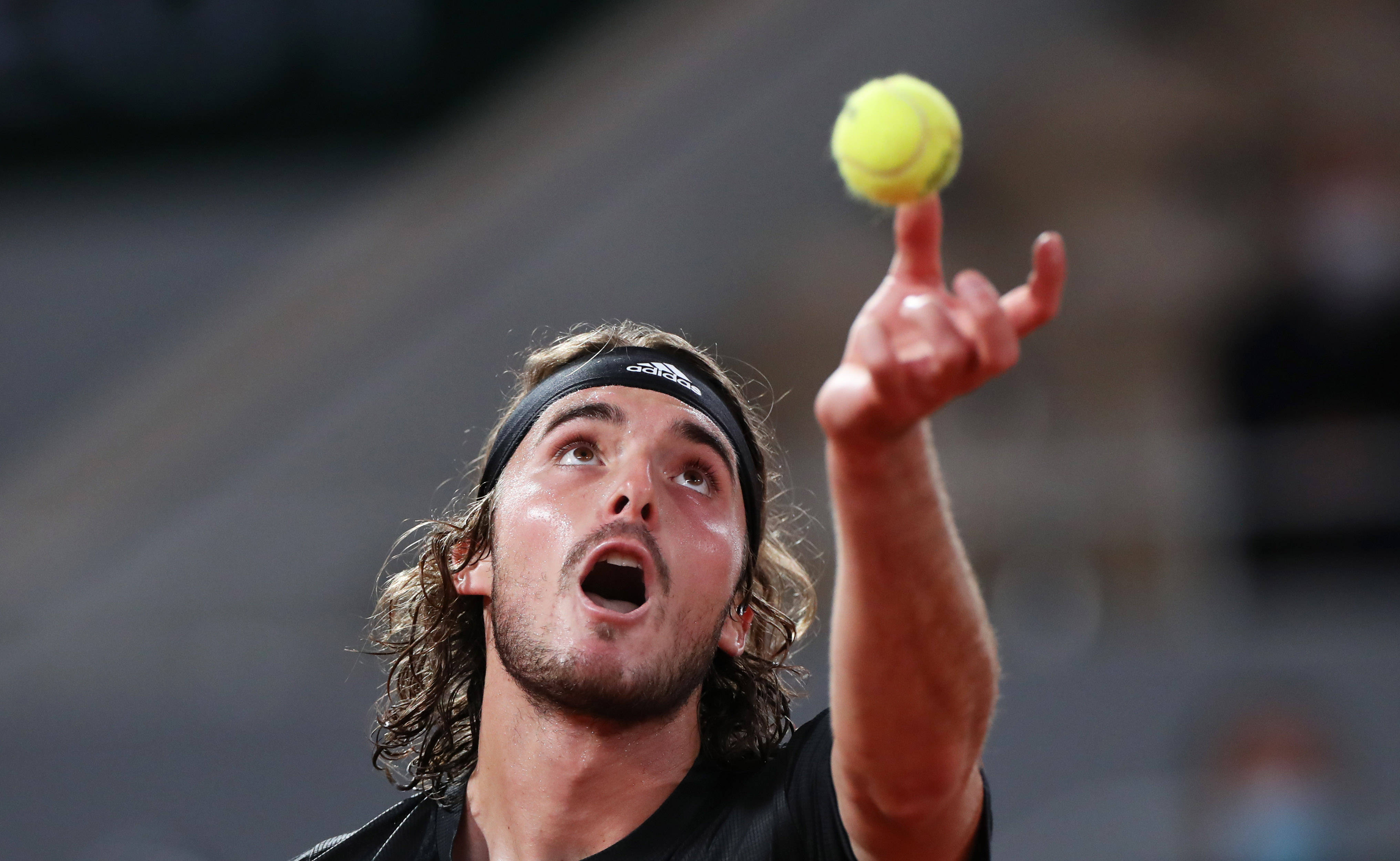 包含欧洲网球队完胜英国网球队,西西帕斯完成帽子戏法的词条 包含欧洲网球队完胜英国网球队,西西帕斯完成帽子戏法的词条