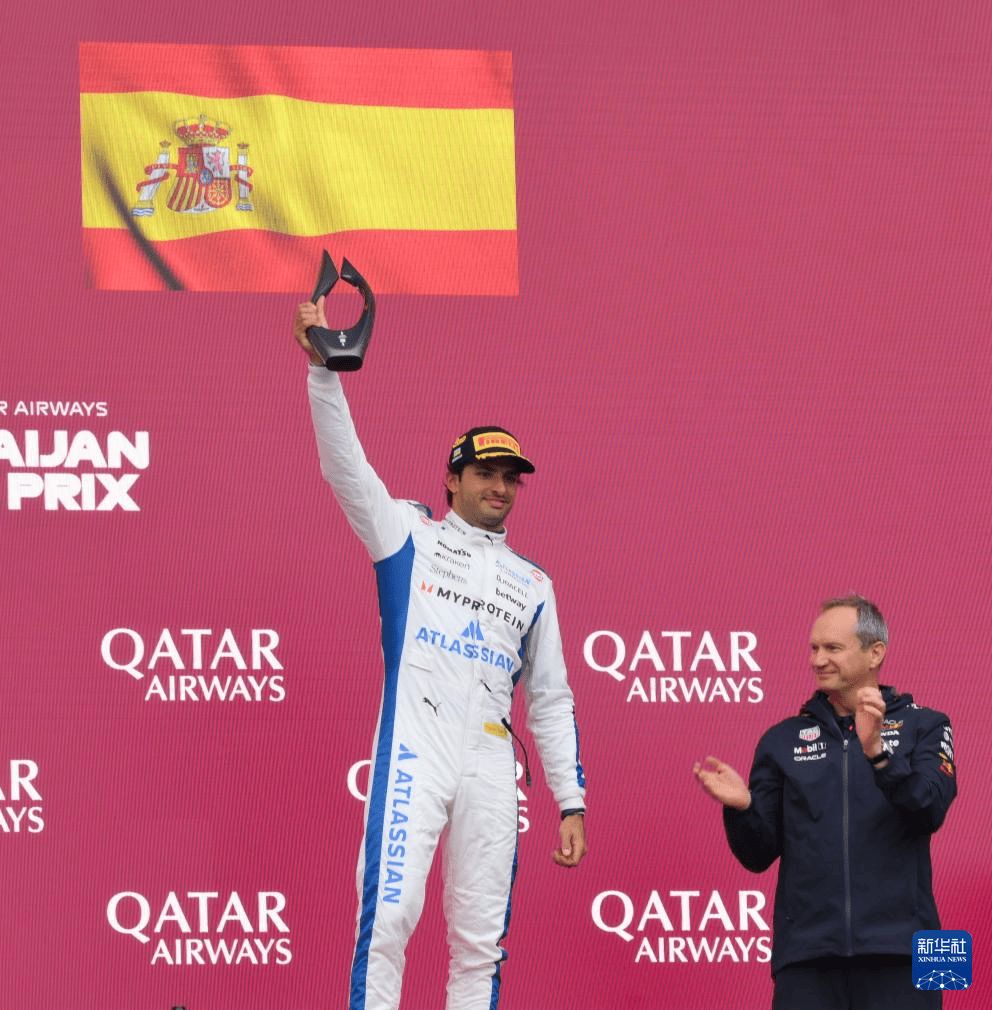 包含红牛车队碾压索伯车队，塞恩斯关键制胜的词条