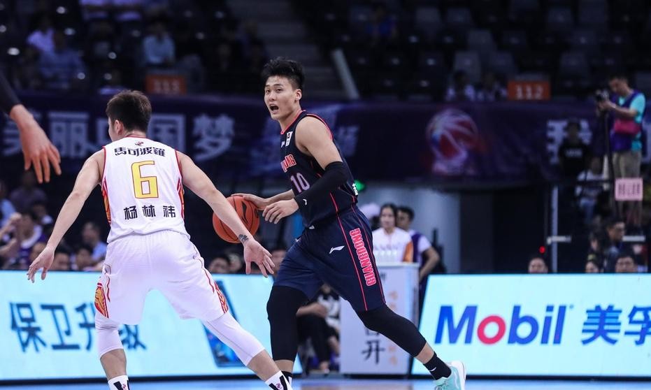 江苏队碾压深圳队，易建联带队取胜