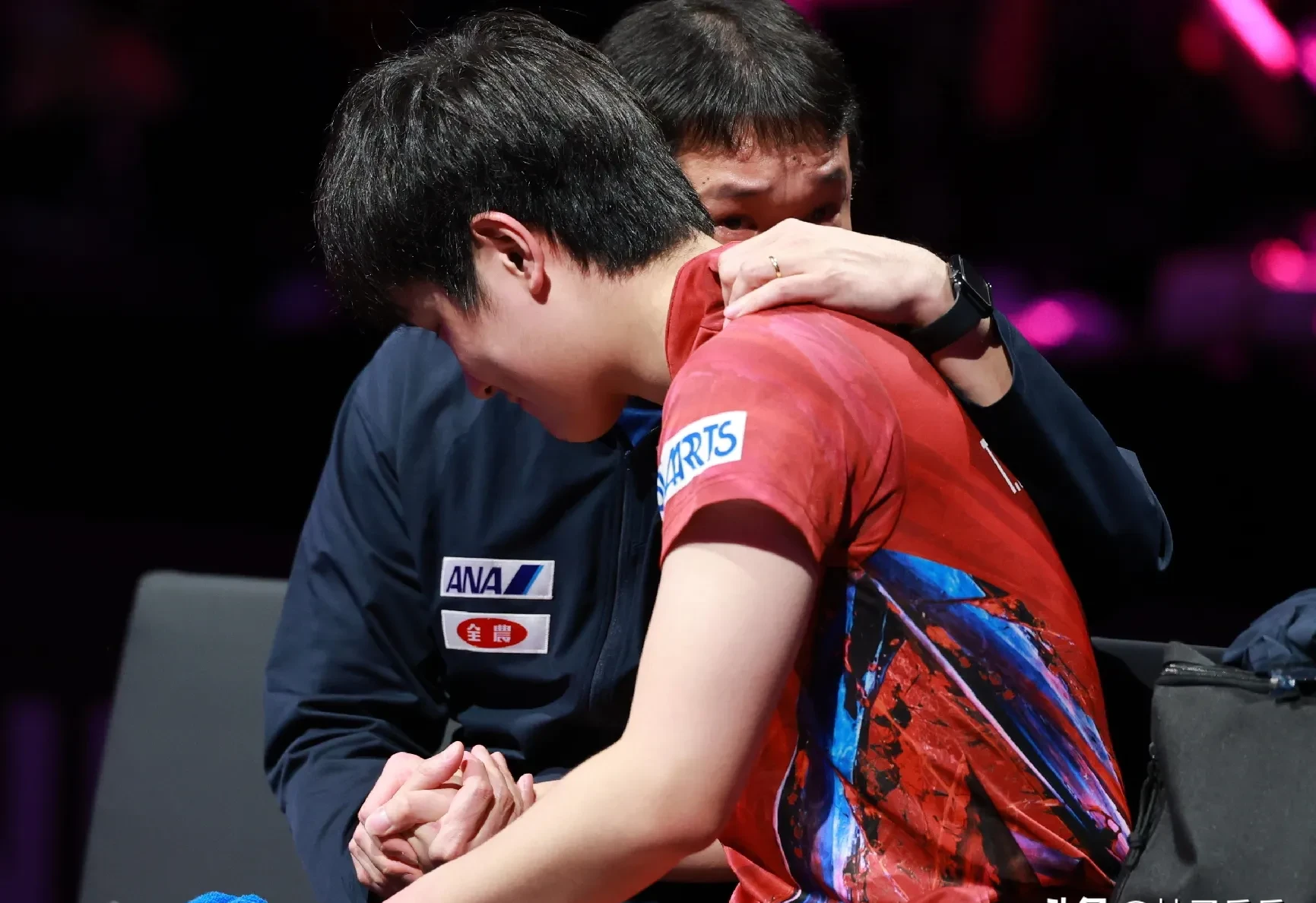 英格兰队险胜德国队，张本智和惊艳四座