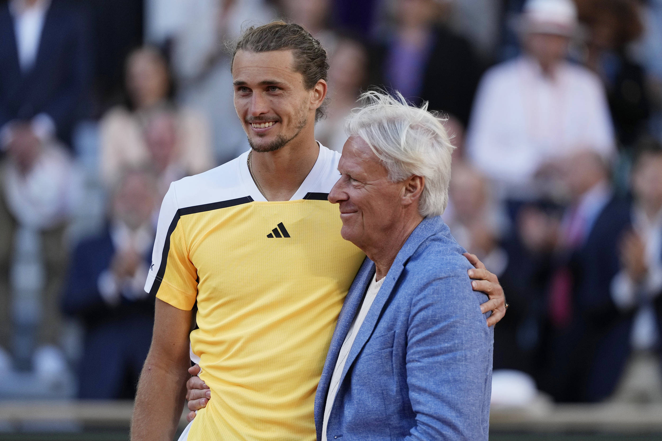 戴维斯杯险胜法网，兹维列夫统治全场