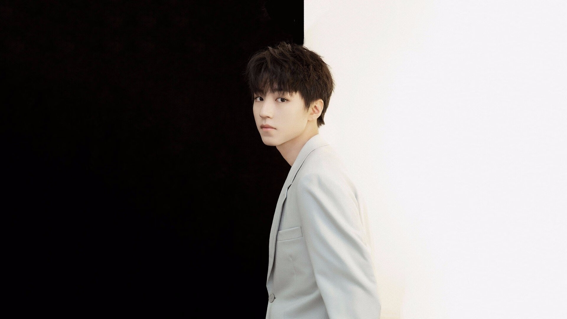 乔治43分惊艳四座，魔术变阵锁死约基奇，硬仗取胜掘金彰显强队底蕴